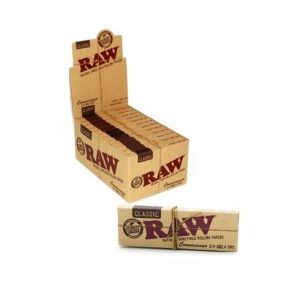 Display de 24 libritos de papelillo RAW Classic Connoisseur 1¼ con tips