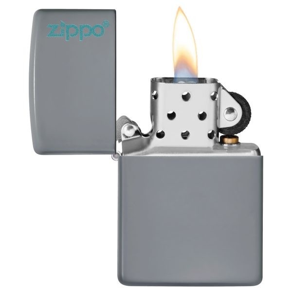 Zippo Flat Grey abierto encendido