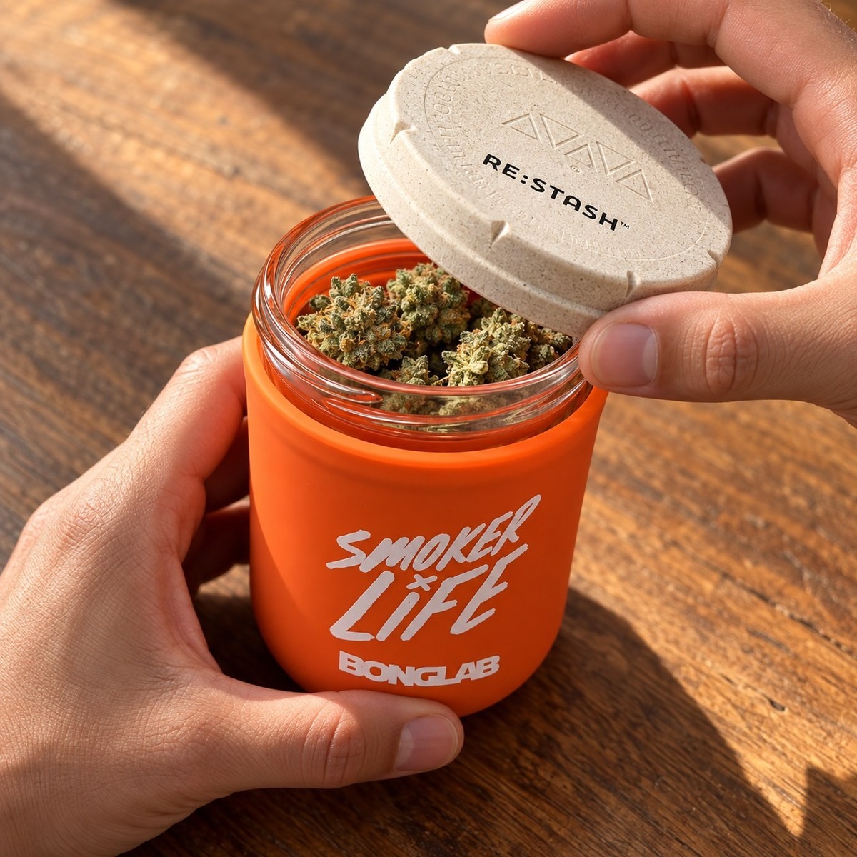 Jar Re:Stash 16oz en uso
